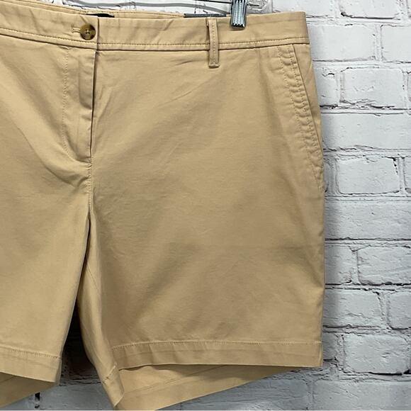 Talbots Shorts Women's Size 14W Khaki Relaxed Chino Vacation Beach Travel Casual - Picture 8 of 11
